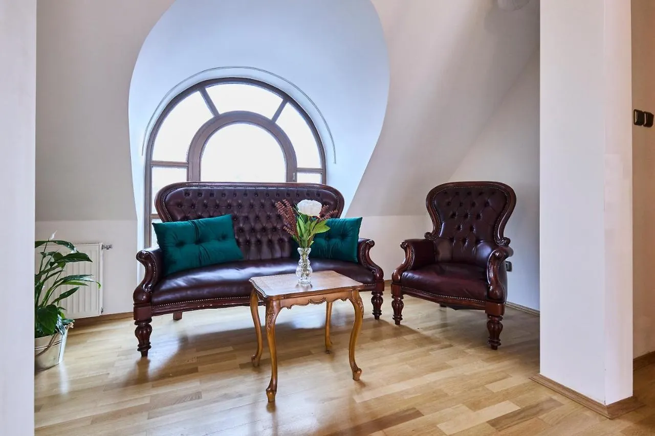 *The Little Castle* With Heated Pool And Sauna Villa Prága