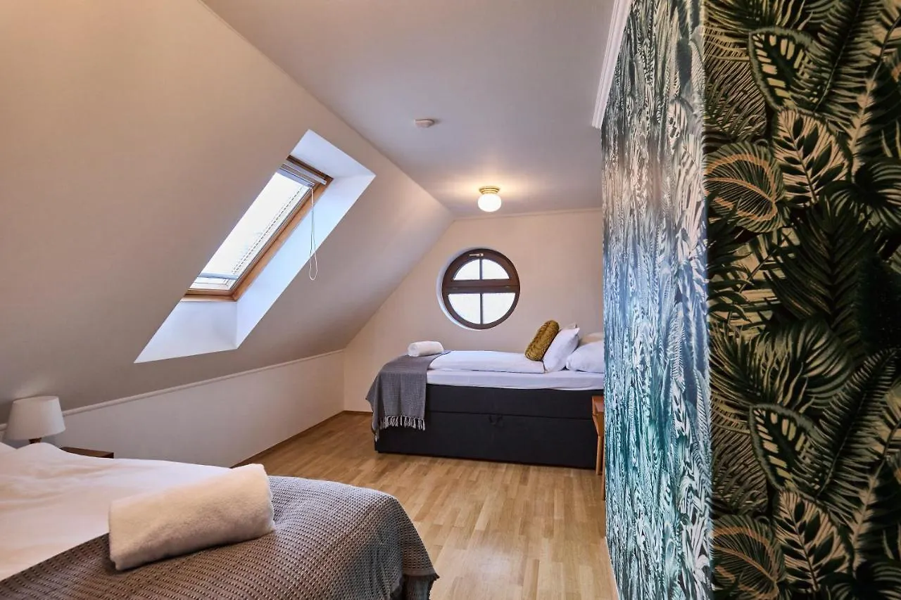*The Little Castle* With Heated Pool And Sauna Villa Prága